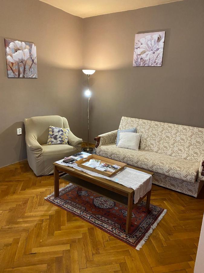 Апартаменты Szell 3 Apartman Сомбатхей Экстерьер фото