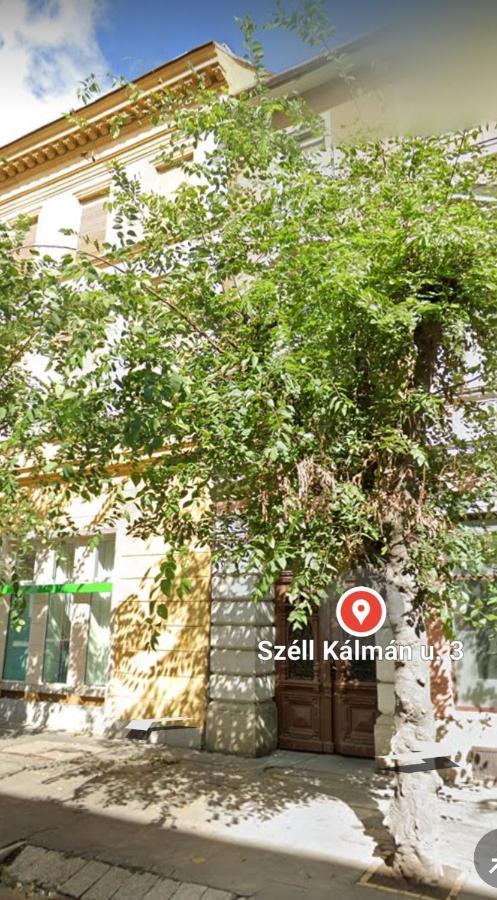 Апартаменты Szell 3 Apartman Сомбатхей Экстерьер фото
